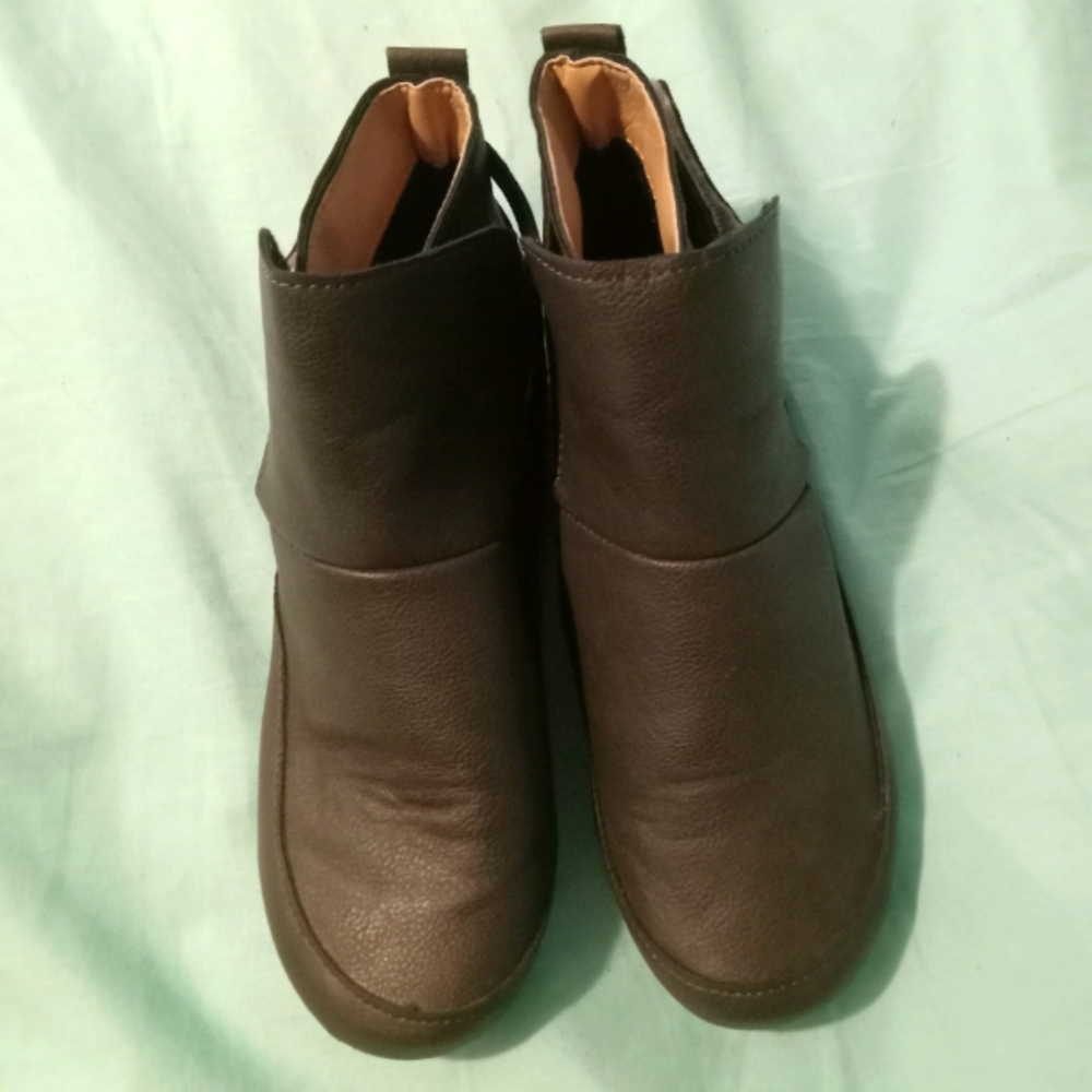 🩶 EUC Womens Size 8 Flat Gray Ankle Boots Booties Winter Fall Autumn